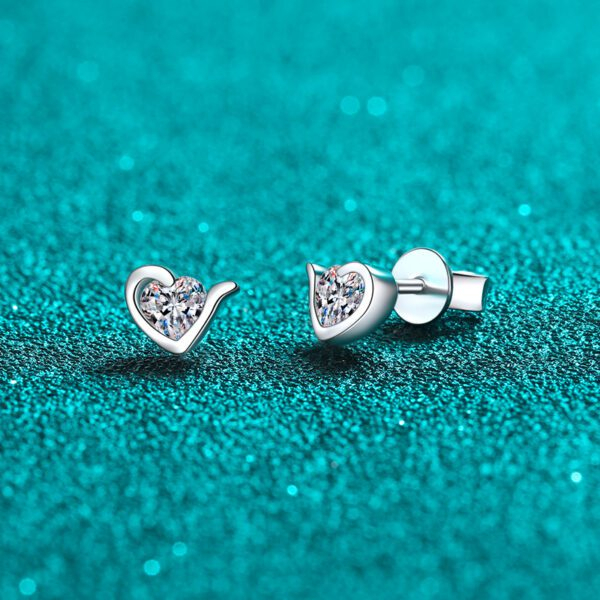 Moissanite Stud Earrings - Image 4