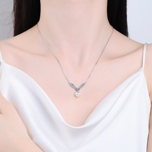 V-Shaped Pearl Moissanite Necklace.